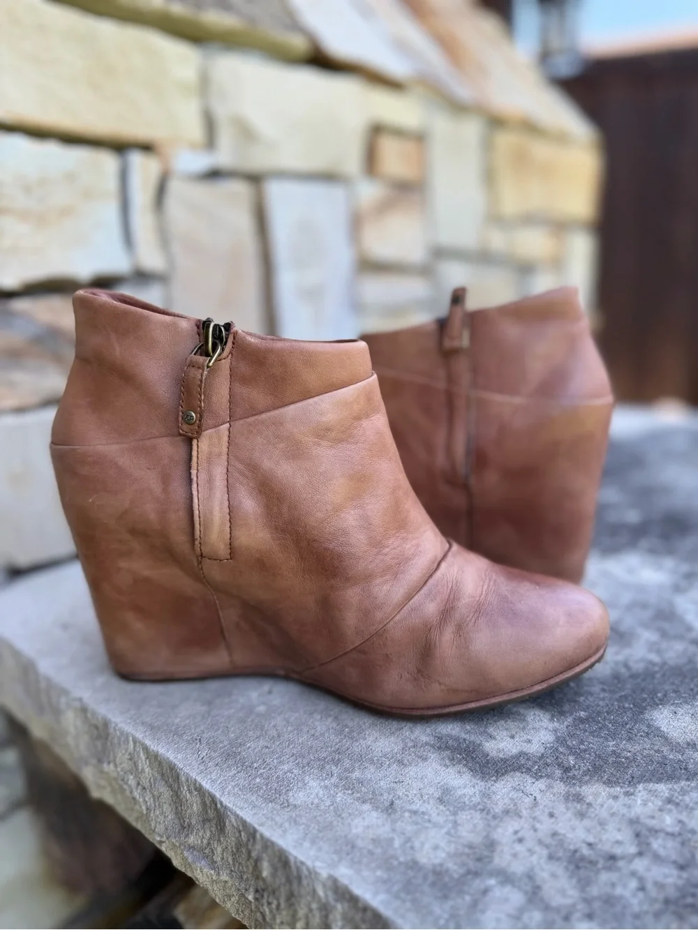 UGG Tan Leather Carmine Wedge Ankle Boots Sz-8.5. N.